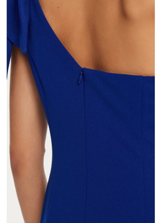 Joseph Ribkoff, Efektowna suknia z falbaną na ramieniu.