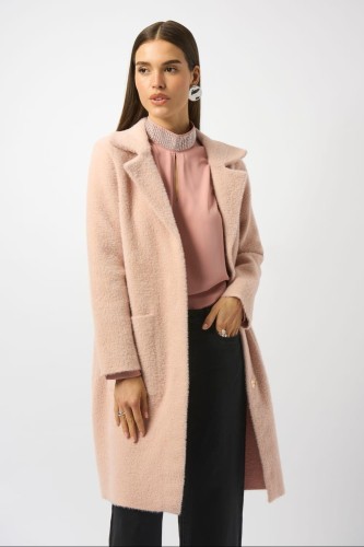 Joseph Ribkoff różowy, dzianinowy płaszcz z futrzanym wykończeniem 243923-3647_1.jpg