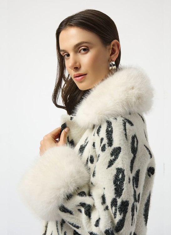 Joseph Ribkoff-253904-4294-futerkowy płaszcz z motyem dalmatynczyka_1.jpg