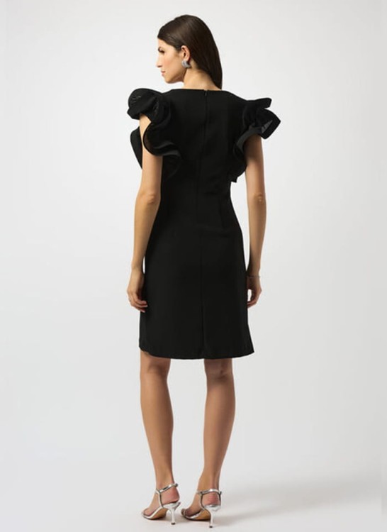 Joseph Ribkoff czarna sukienka z efektownym rękawkiem ala motyl 251733-11-2